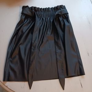 Vero Moda faux black leather skirt size medium worn once EUC